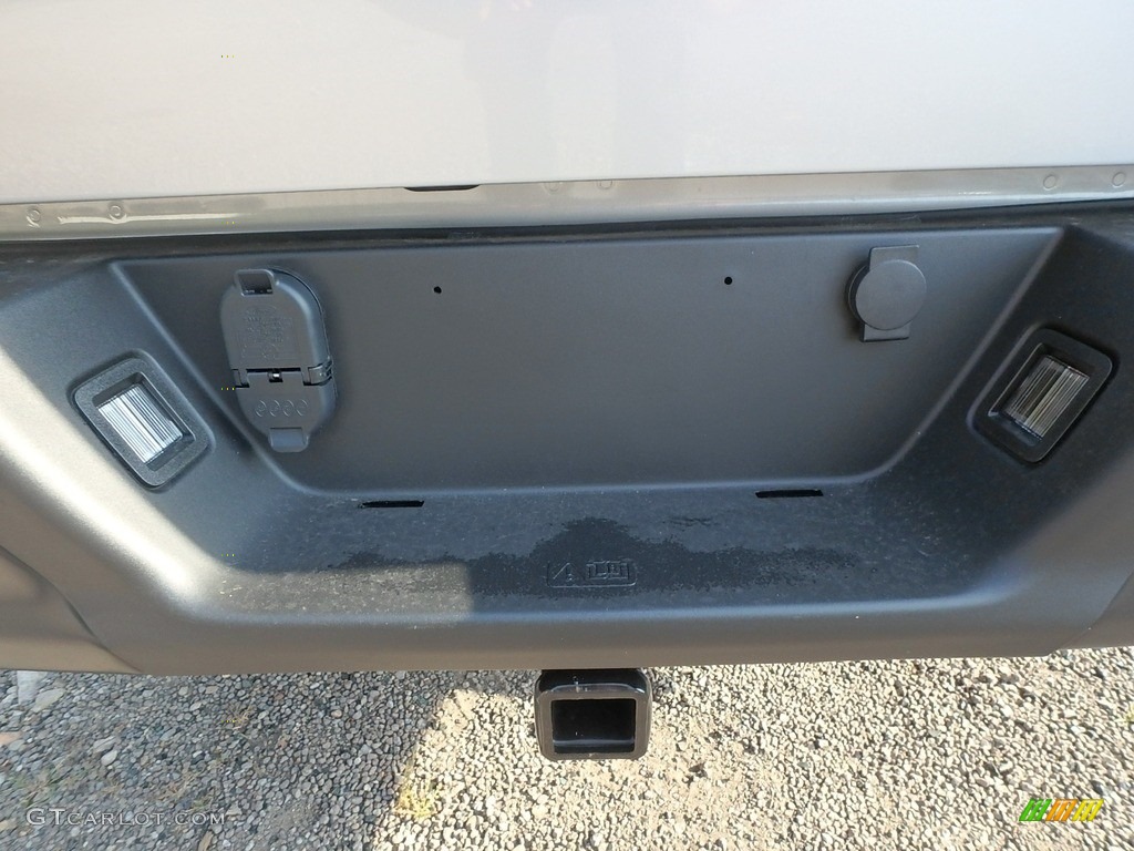 2019 F150 XL Regular Cab - Ingot Silver / Earth Gray photo #4