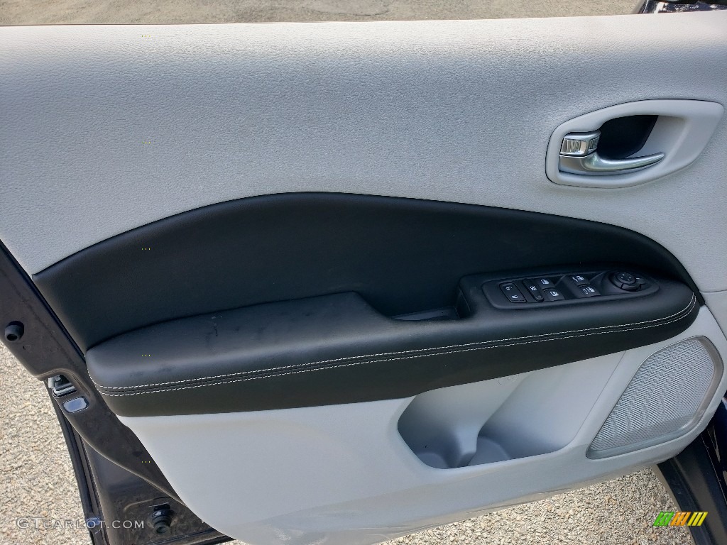 2020 Compass Latitude 4x4 - Jazz Blue Pearl / Ski Gray/Black photo #8