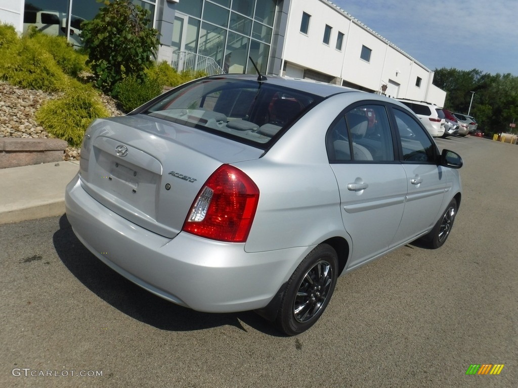 2008 Accent GLS Sedan - Platinum Silver / Gray photo #9