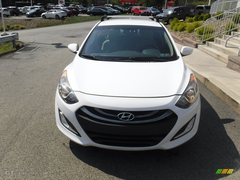 2013 Elantra GT - Monaco White / Beige photo #5