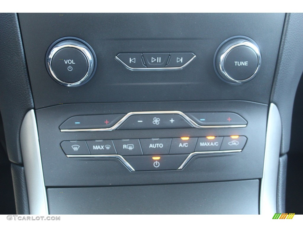 2019 Edge SEL - Oxford White / Ebony photo #17