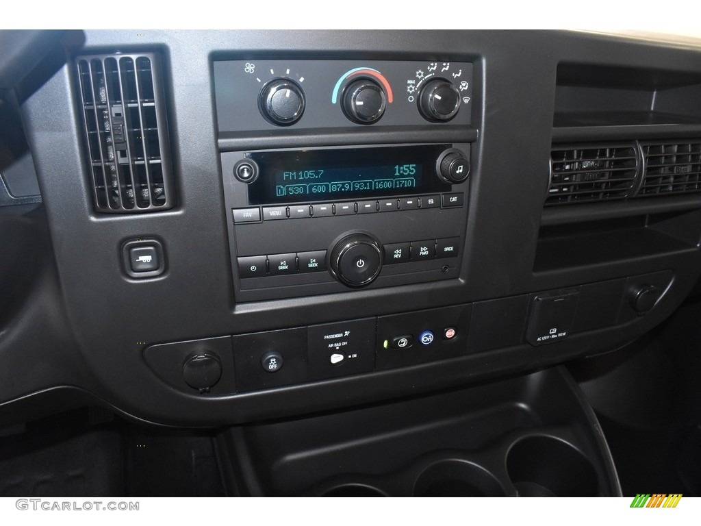 2020 GMC Savana Van 2500 Cargo Controls Photo #135158275