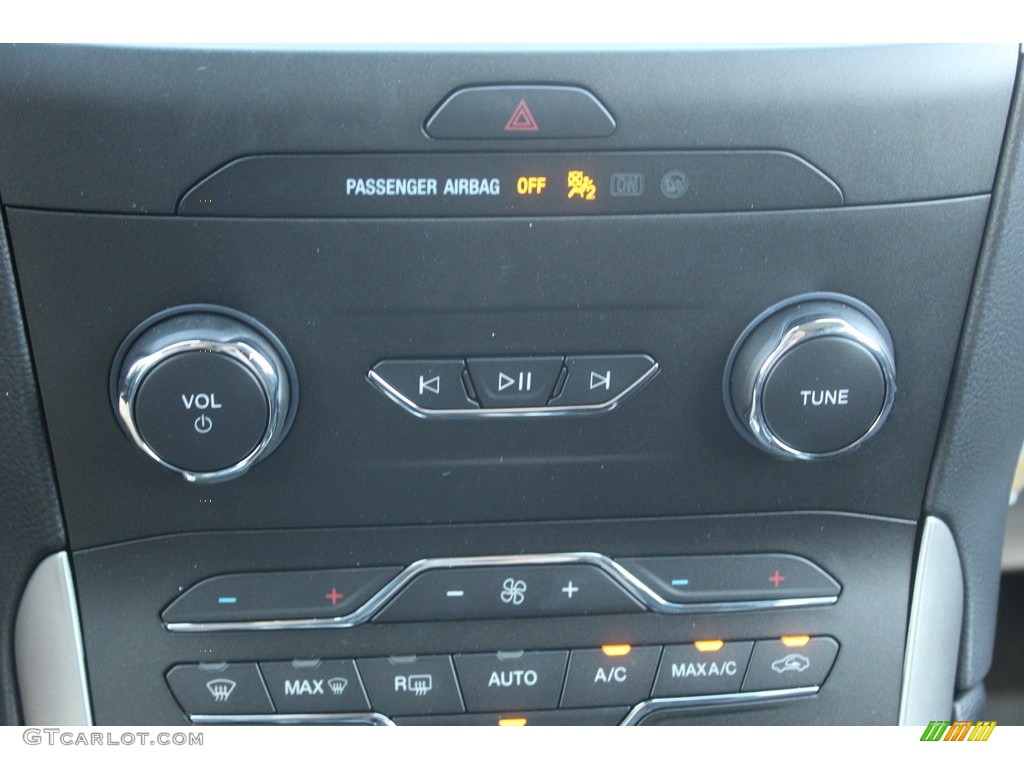 2019 Ford Edge SEL Controls Photos