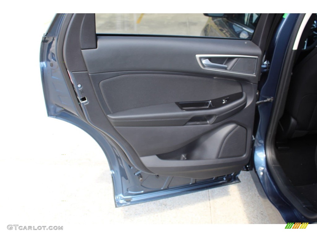 2019 Ford Edge SEL Ebony Door Panel Photo #135160303