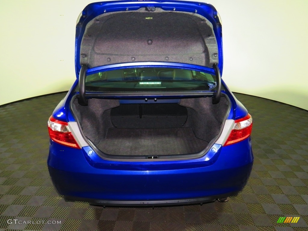 2015 Camry SE - Blue Crush Metallic / Black photo #13