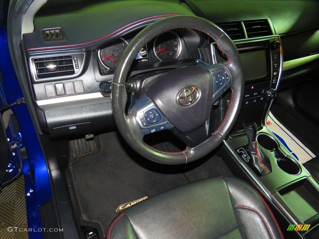 2015 Camry SE - Blue Crush Metallic / Black photo #19