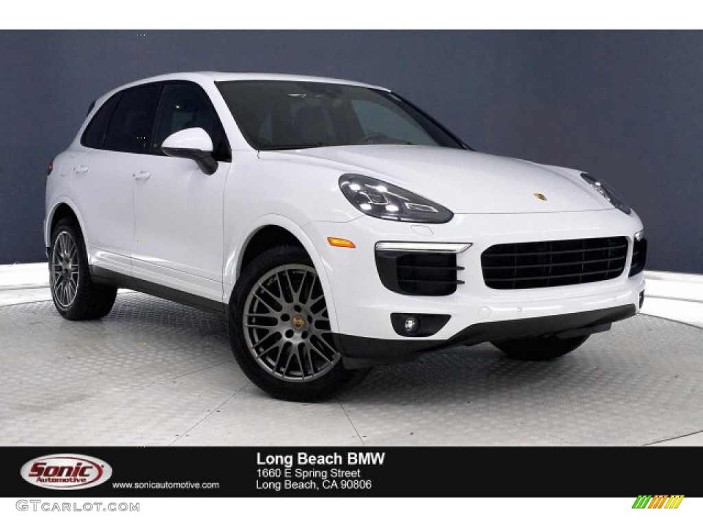 White Porsche Cayenne