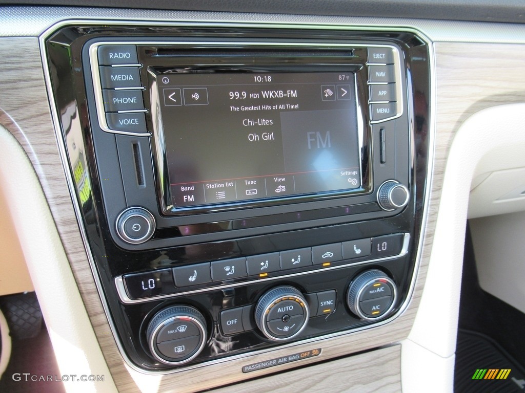 2018 Passat SE - Fortana Red Metallic / Cornsilk Beige photo #18