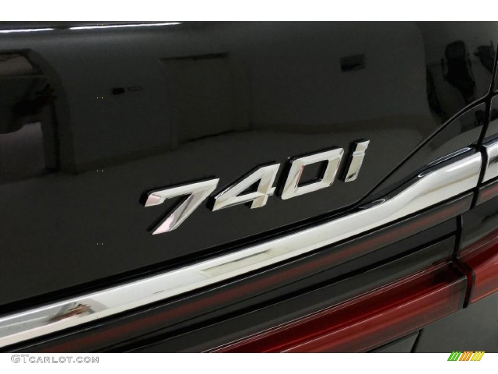 2020 7 Series 740i Sedan - Black Sapphire Metallic / Black photo #7