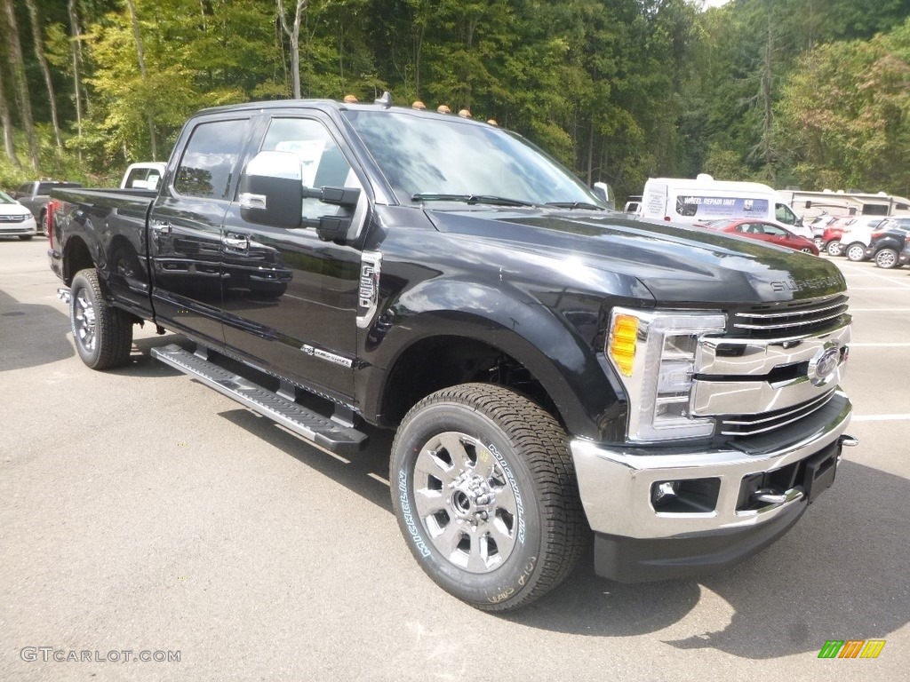 Agate Black 2019 Ford F250 Super Duty Lariat Crew Cab 4x4 Exterior Photo #135170539