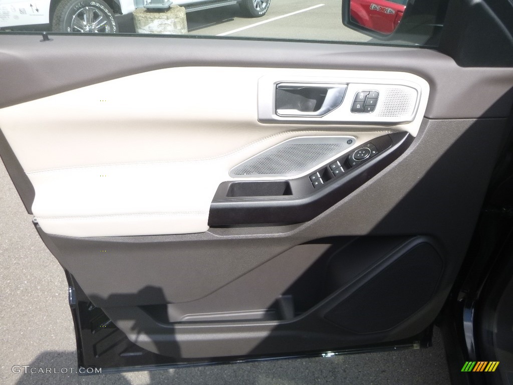 2020 Ford Explorer Platinum 4WD Sandstone Door Panel Photo #135171379