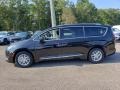 2020 Brilliant Black Crystal Pearl Chrysler Pacifica Touring L  photo #3