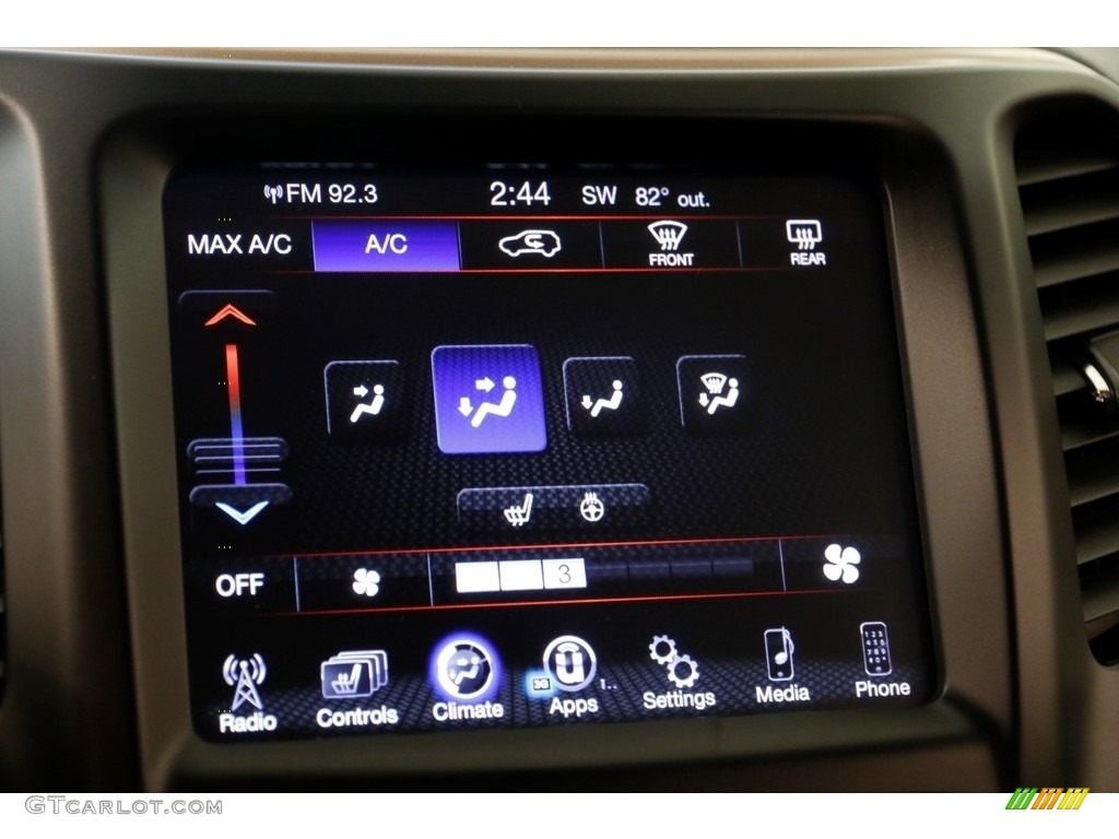 2016 Cherokee Latitude 4x4 - True Blue Pearl / Black photo #12