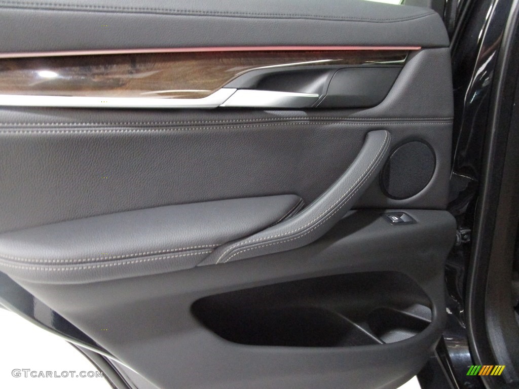 2019 X6 sDrive35i - Jet Black / Black photo #10