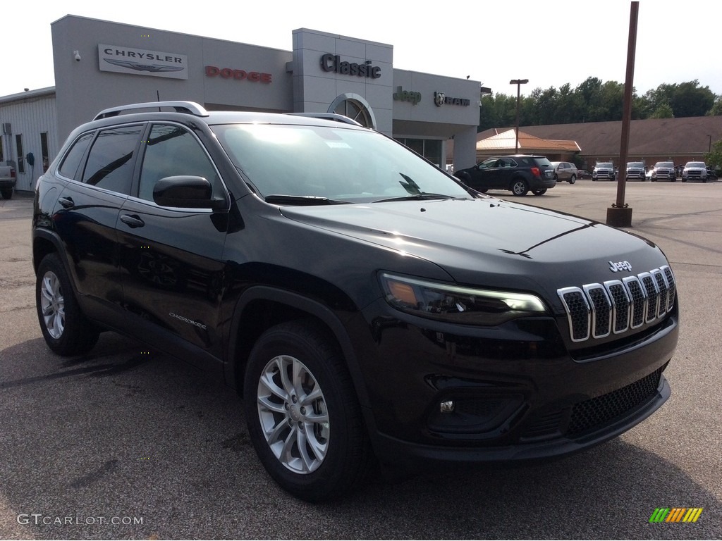 2019 Cherokee Latitude 4x4 - Diamond Black Crystal Pearl / Black photo #1