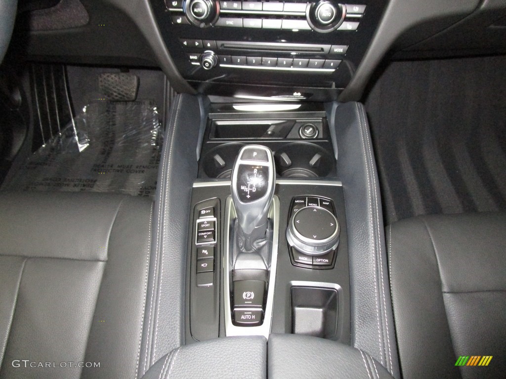 2019 X6 sDrive35i - Jet Black / Black photo #28