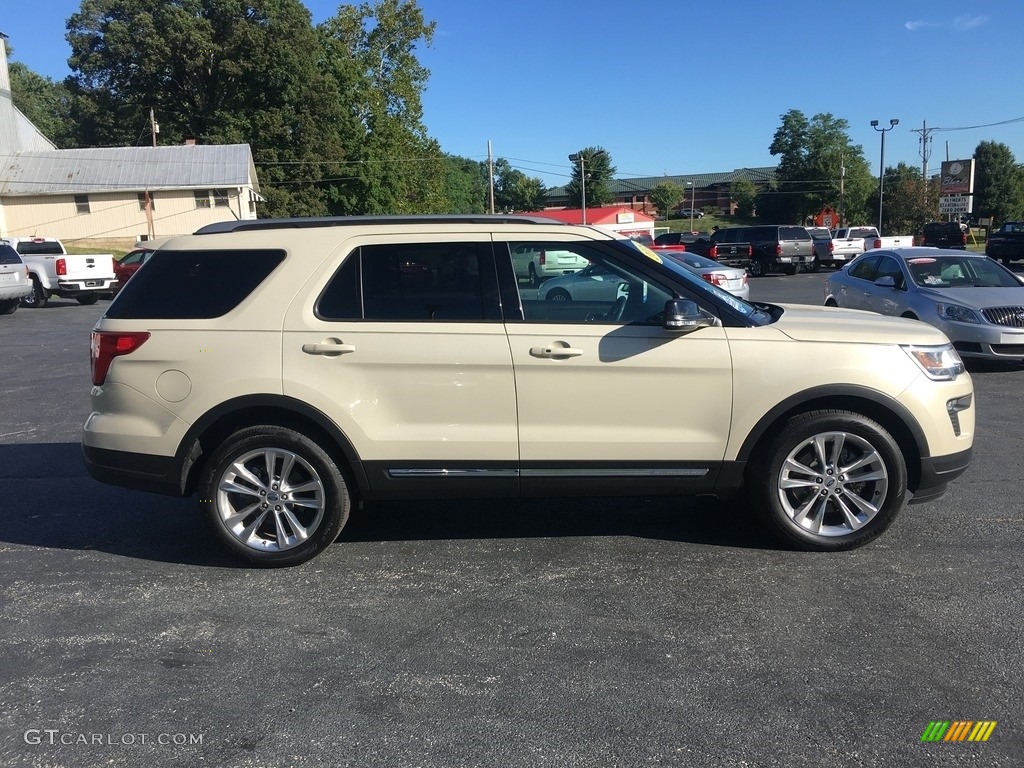 2018 Explorer XLT 4WD - Platinum Dune / Medium Stone photo #5