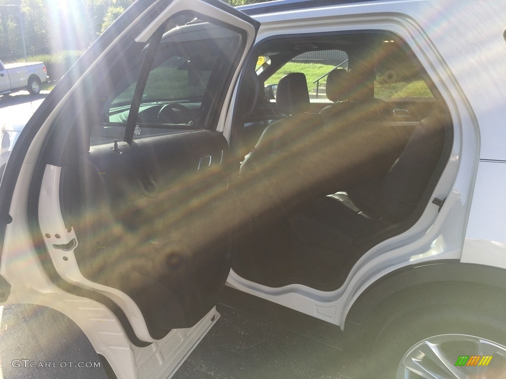 2018 Explorer XLT 4WD - Platinum Dune / Medium Stone photo #30