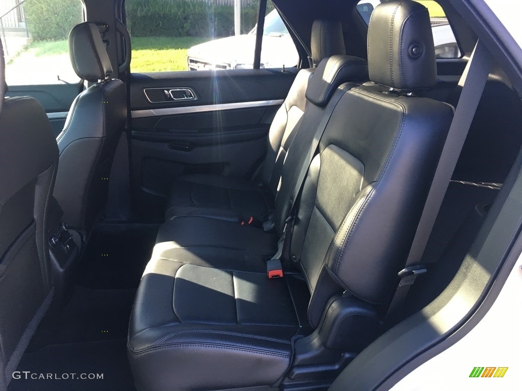 2018 Explorer XLT 4WD - Platinum Dune / Medium Stone photo #32
