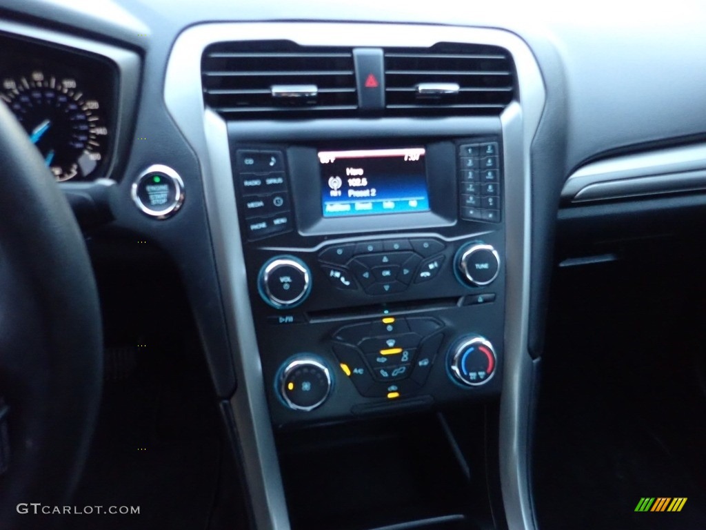 2017 Fusion SE - Lightning Blue / Ebony photo #22