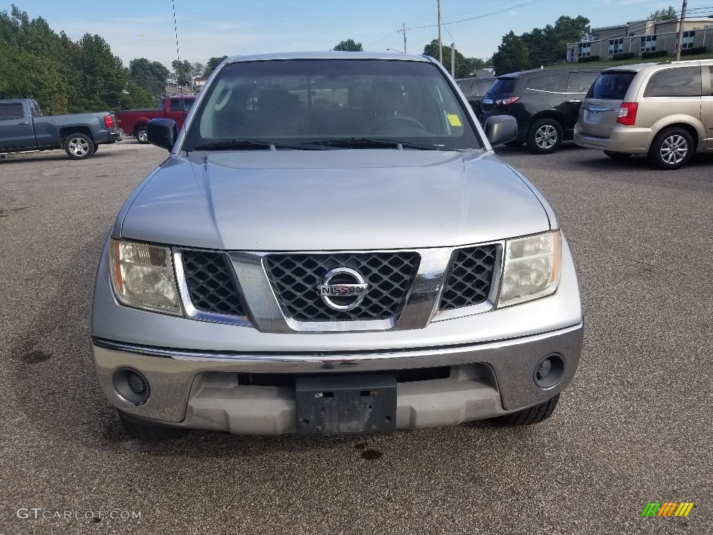 2007 Frontier SE King Cab 4x4 - Radiant Silver / Graphite photo #35