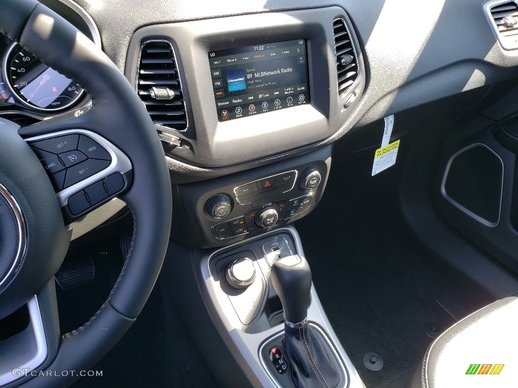 2020 Compass Latitude 4x4 - Jazz Blue Pearl / Black photo #10