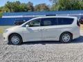 2020 Luxury White Pearl Chrysler Pacifica Touring L  photo #3