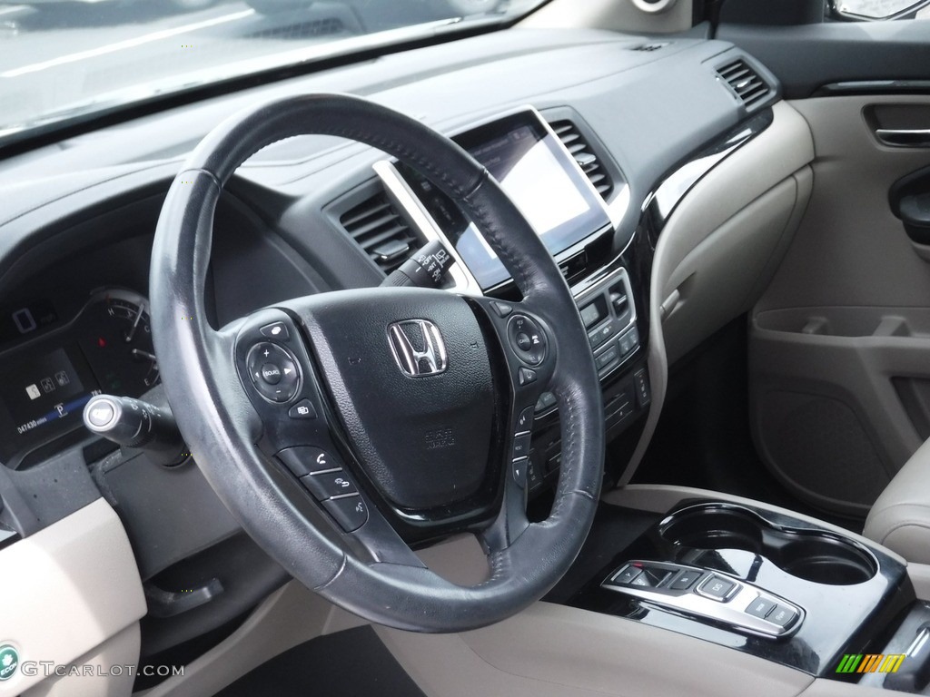 2016 Pilot Touring - Black Forest Pearl / Beige photo #13