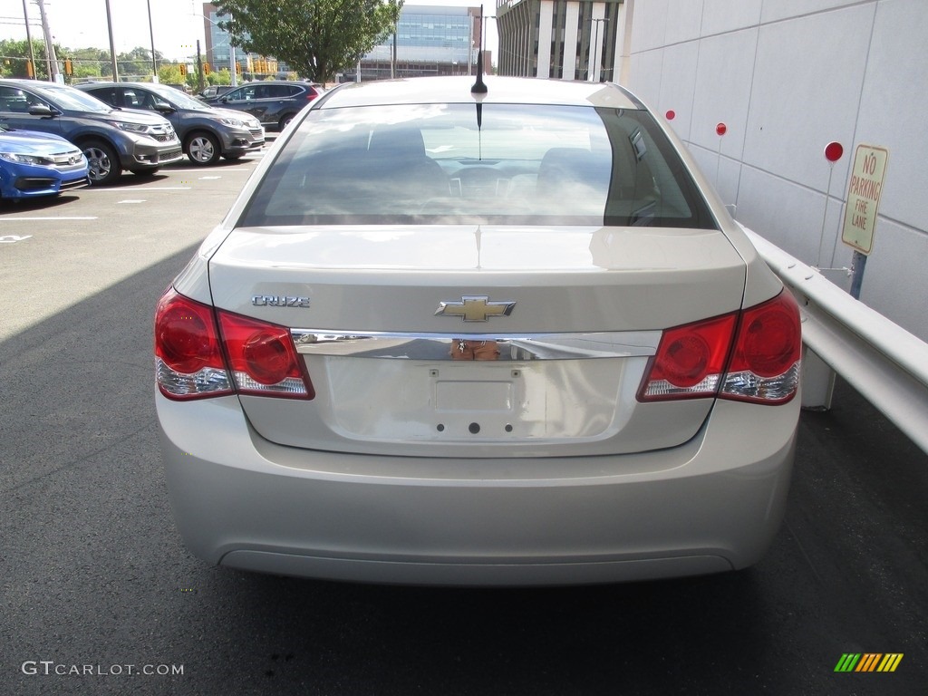 2012 Cruze LS - Gold Mist Metallic / Jet Black/Medium Titanium photo #4