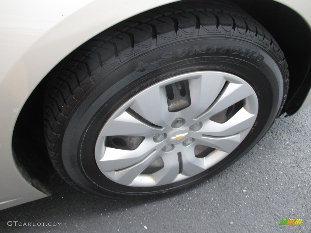 2012 Cruze LS - Gold Mist Metallic / Jet Black/Medium Titanium photo #6