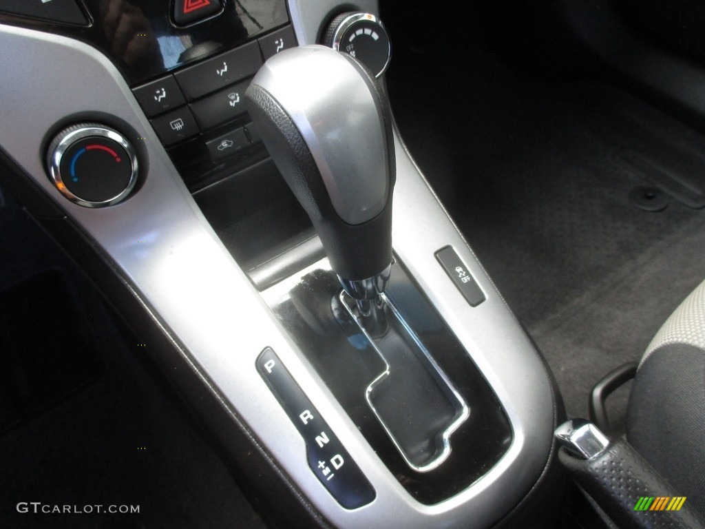 2012 Cruze LS - Gold Mist Metallic / Jet Black/Medium Titanium photo #14