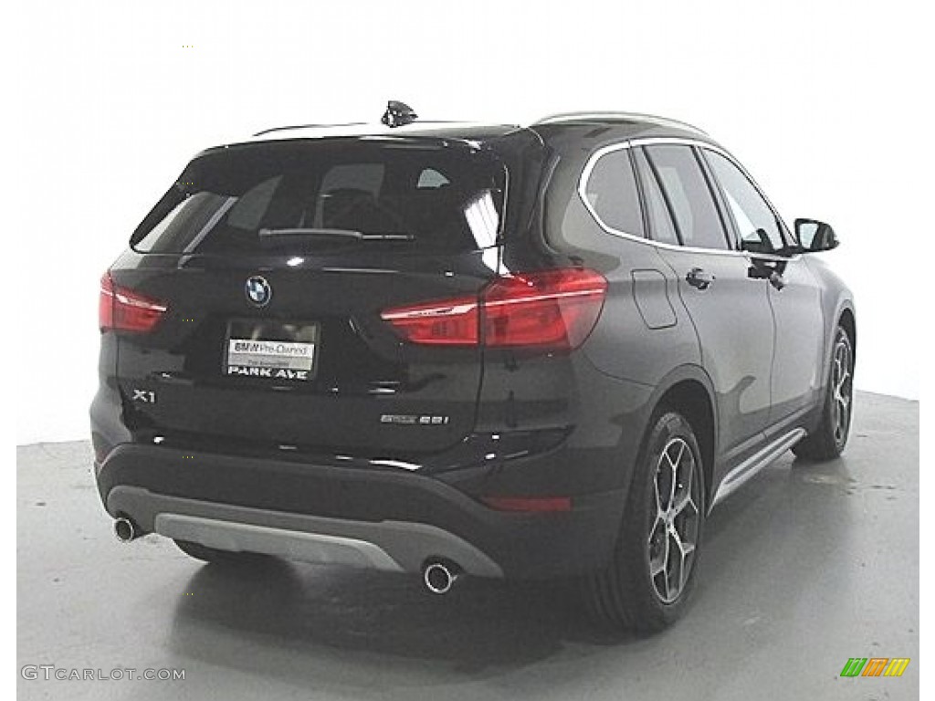 2019 X1 sDrive28i - Jet Black / Black photo #4