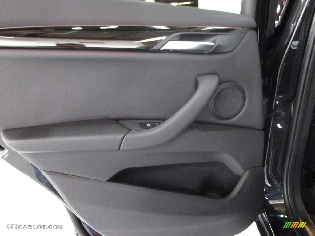 2019 X1 sDrive28i - Jet Black / Black photo #10