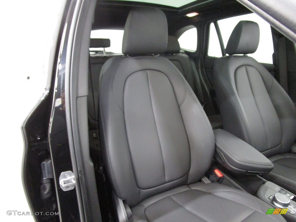 2019 X1 sDrive28i - Jet Black / Black photo #14