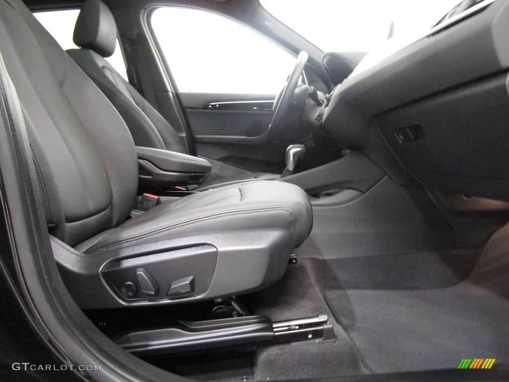 2019 X1 sDrive28i - Jet Black / Black photo #15