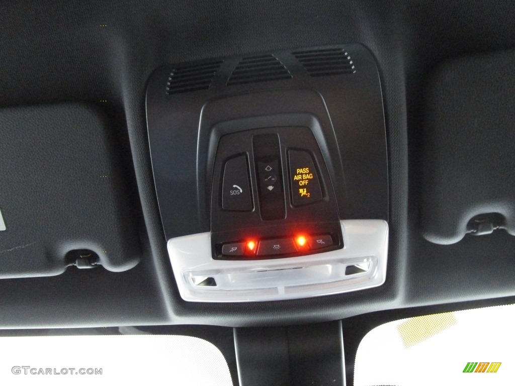 2019 X1 sDrive28i - Jet Black / Black photo #26