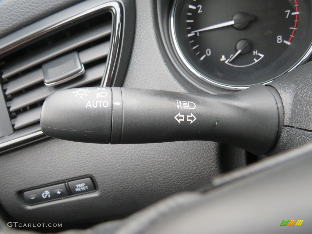 2019 Rogue SV AWD - Scarlet Ember / Charcoal photo #23