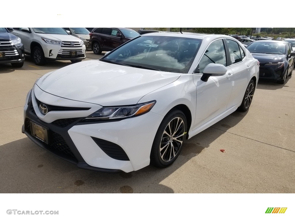 2020 Camry SE - Super White / Ash photo #1