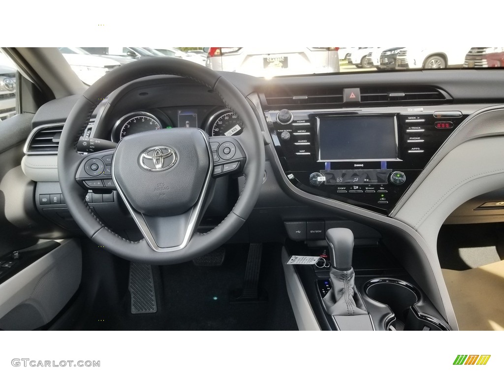 2020 Camry SE - Super White / Ash photo #4
