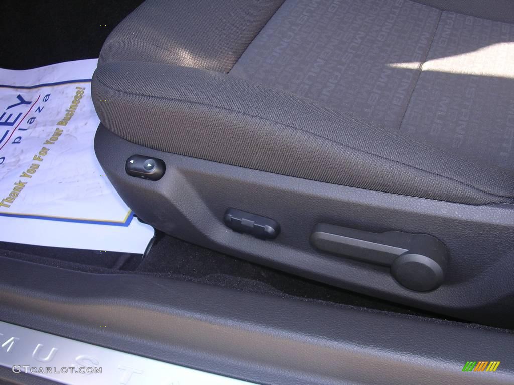 2009 Mustang V6 Premium Coupe - Alloy Metallic / Dark Charcoal photo #10