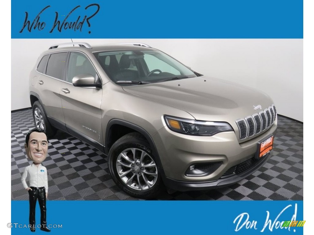 2019 Cherokee Latitude Plus 4x4 - Light Brownstone Pearl / Black photo #1