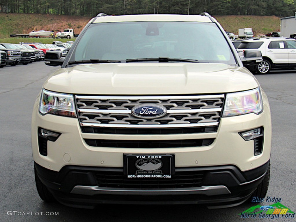 2018 Explorer XLT 4WD - Platinum Dune / Medium Stone photo #8