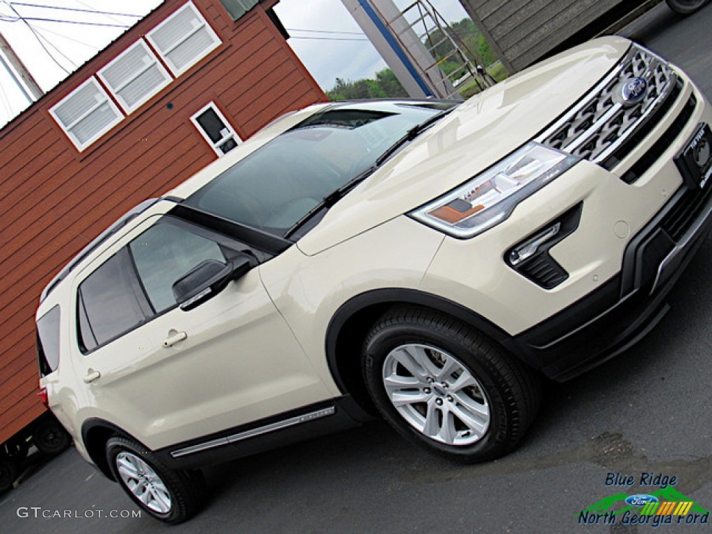 2018 Explorer XLT 4WD - Platinum Dune / Medium Stone photo #34