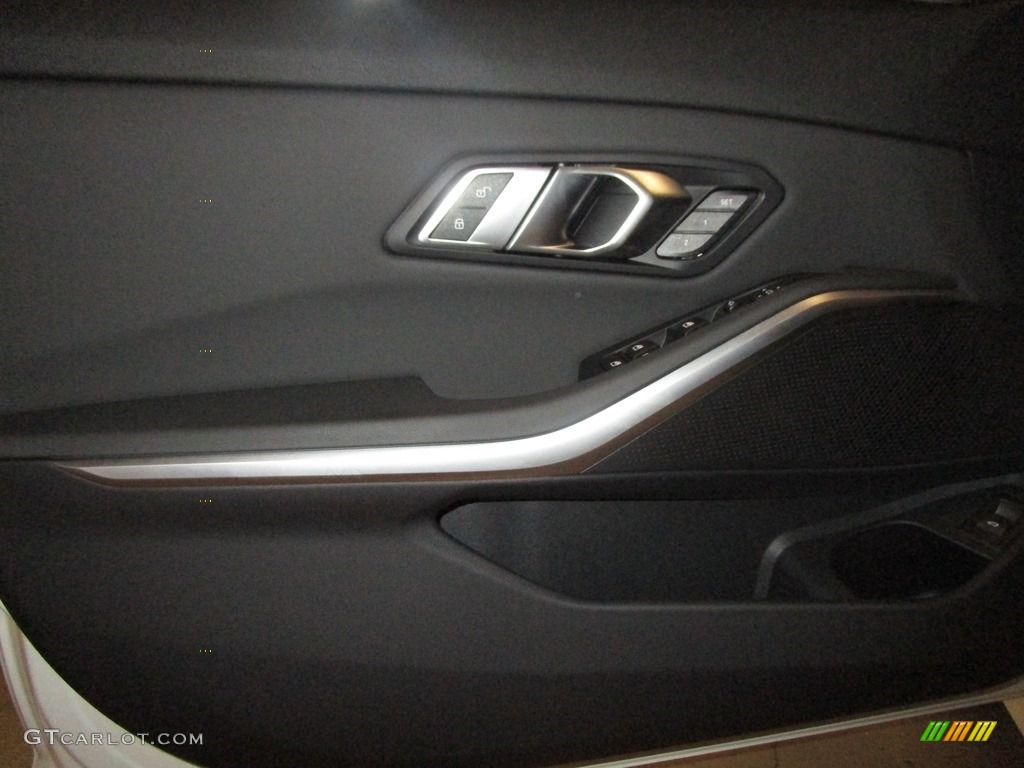 2019 3 Series 330i xDrive Sedan - Alpine White / Black photo #8