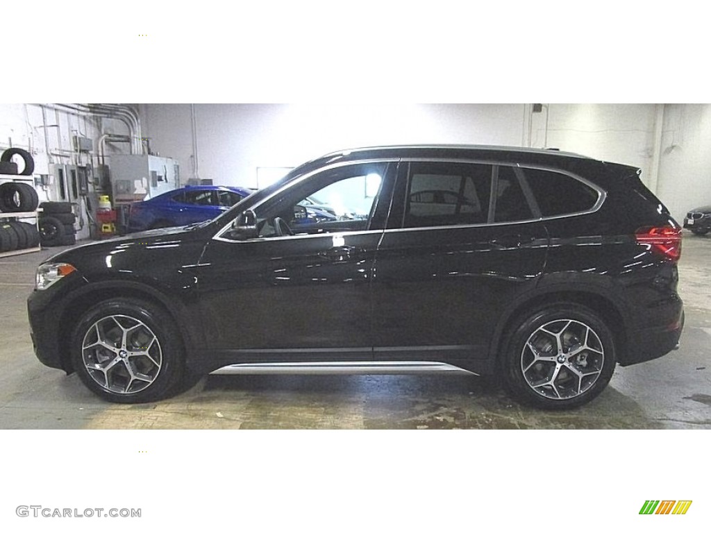 2019 X1 xDrive28i - Jet Black / Black photo #2