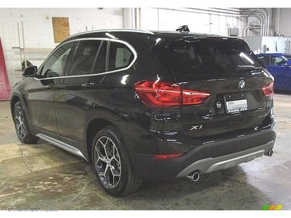 2019 X1 xDrive28i - Jet Black / Black photo #3