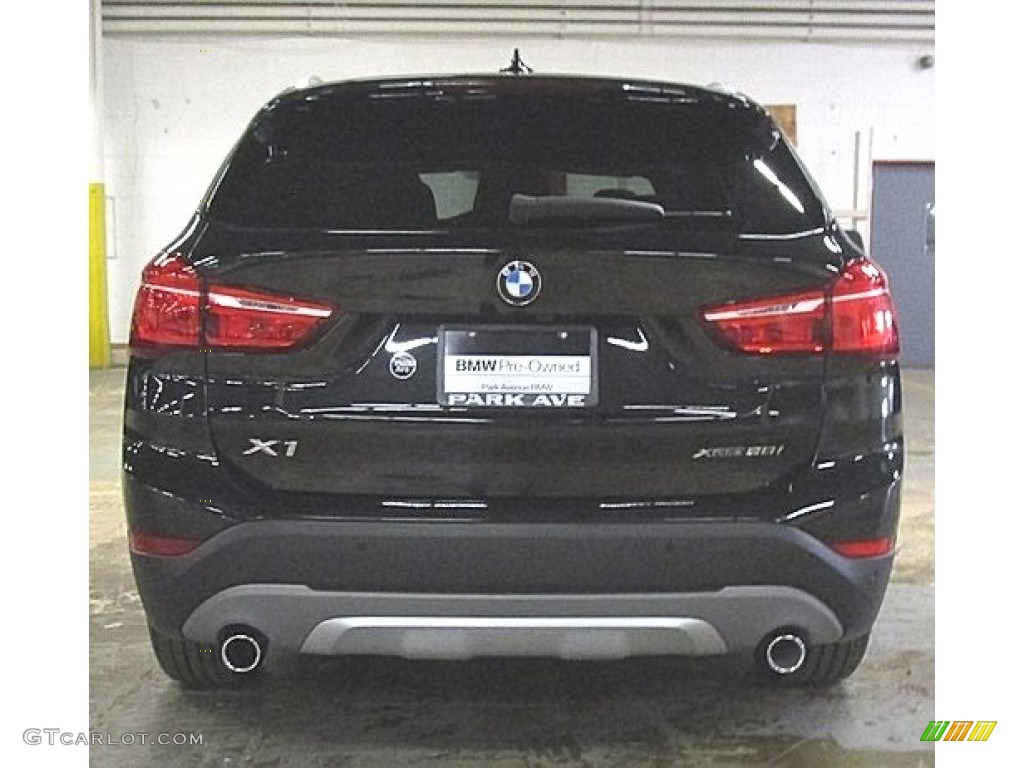 2019 X1 xDrive28i - Jet Black / Black photo #4