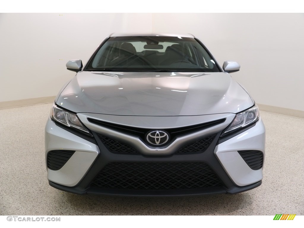 Celestial Silver Metallic 2018 Toyota Camry SE Exterior Photo #135267348