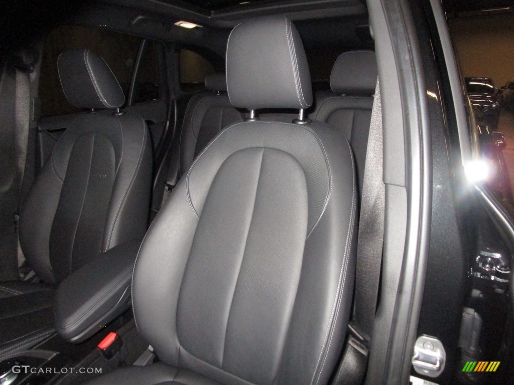 2019 X1 xDrive28i - Jet Black / Black photo #9