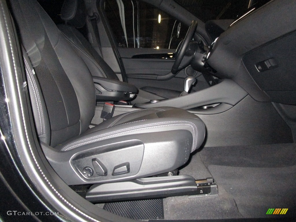 2019 X1 xDrive28i - Jet Black / Black photo #16